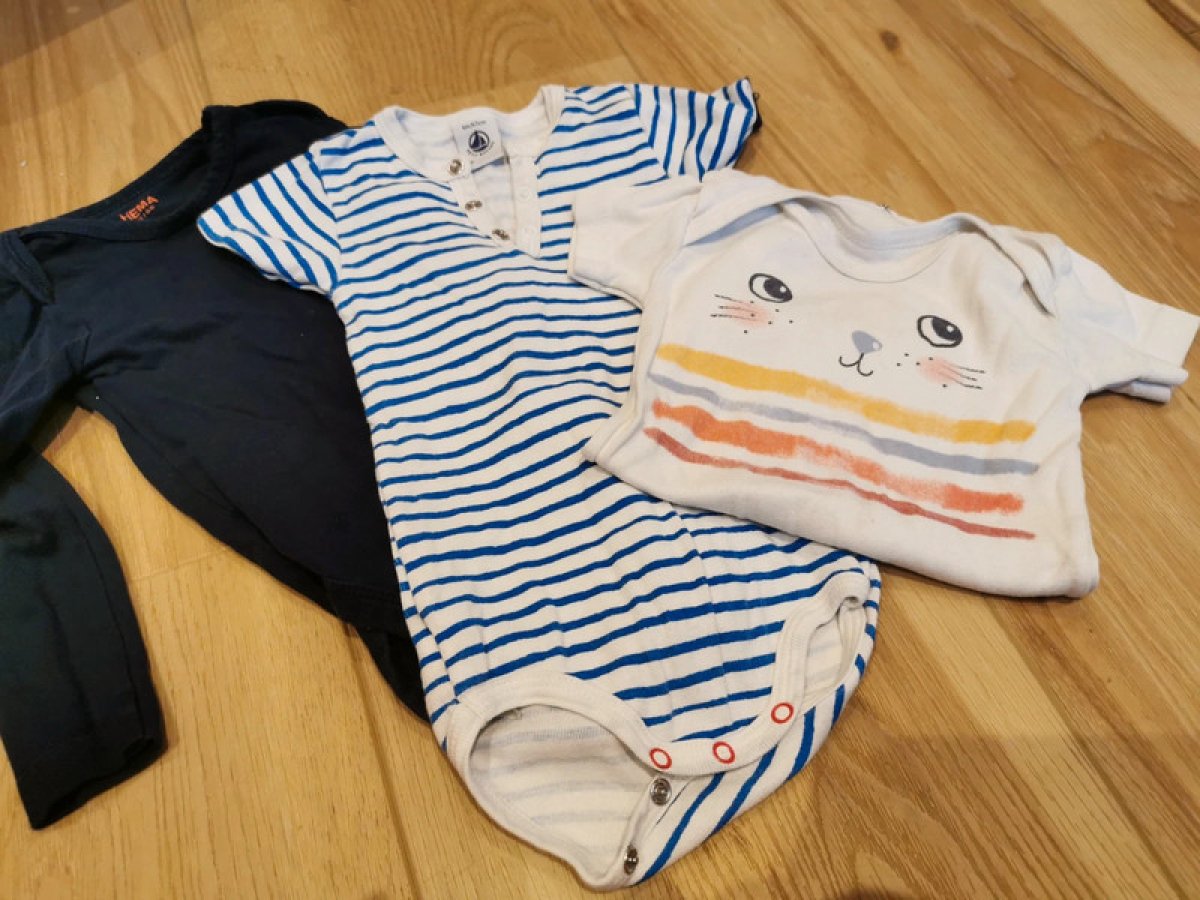 Illustration de Lot de 3 bodies 6 mois