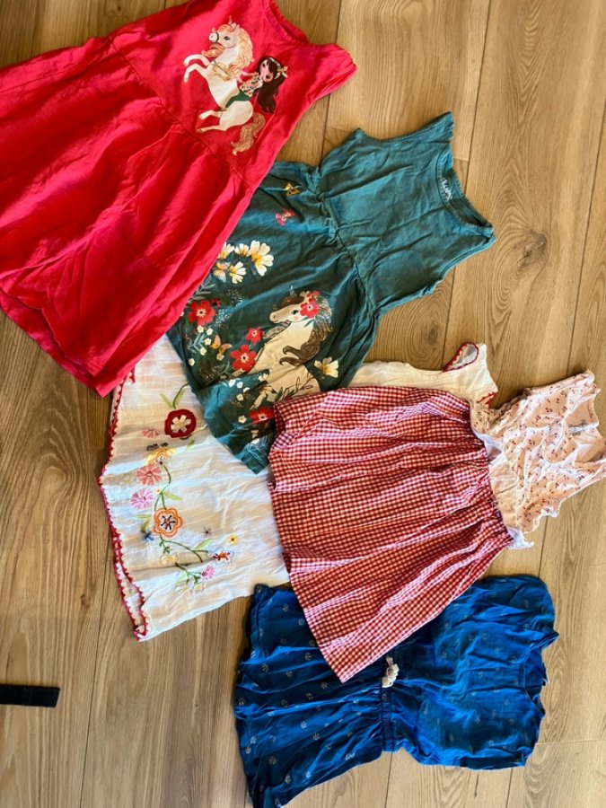 Illustration de Lot de robes 6 ans
