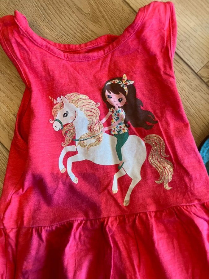 Illustration de Lot de robes 6 ans