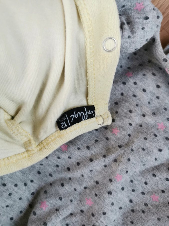 Illustration de Lot de pyjama 12 mois 