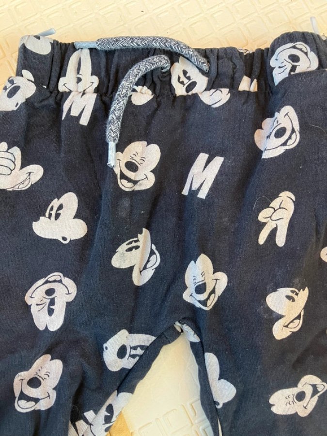 Illustration de Lot 2 joggings