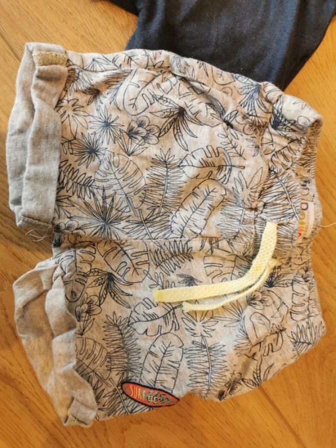 Illustration de Shorts 68cm 