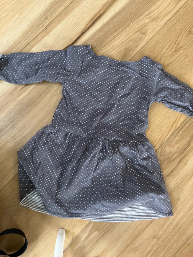Illustration de Robe réversible