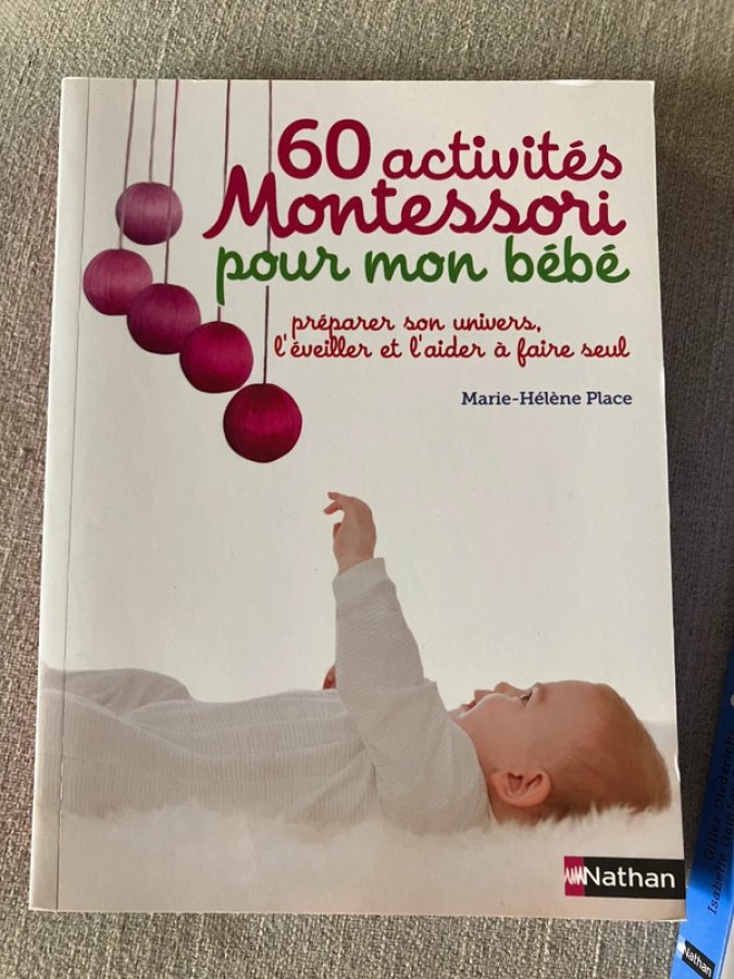 Illustration de 60 activités montessori pour bébé