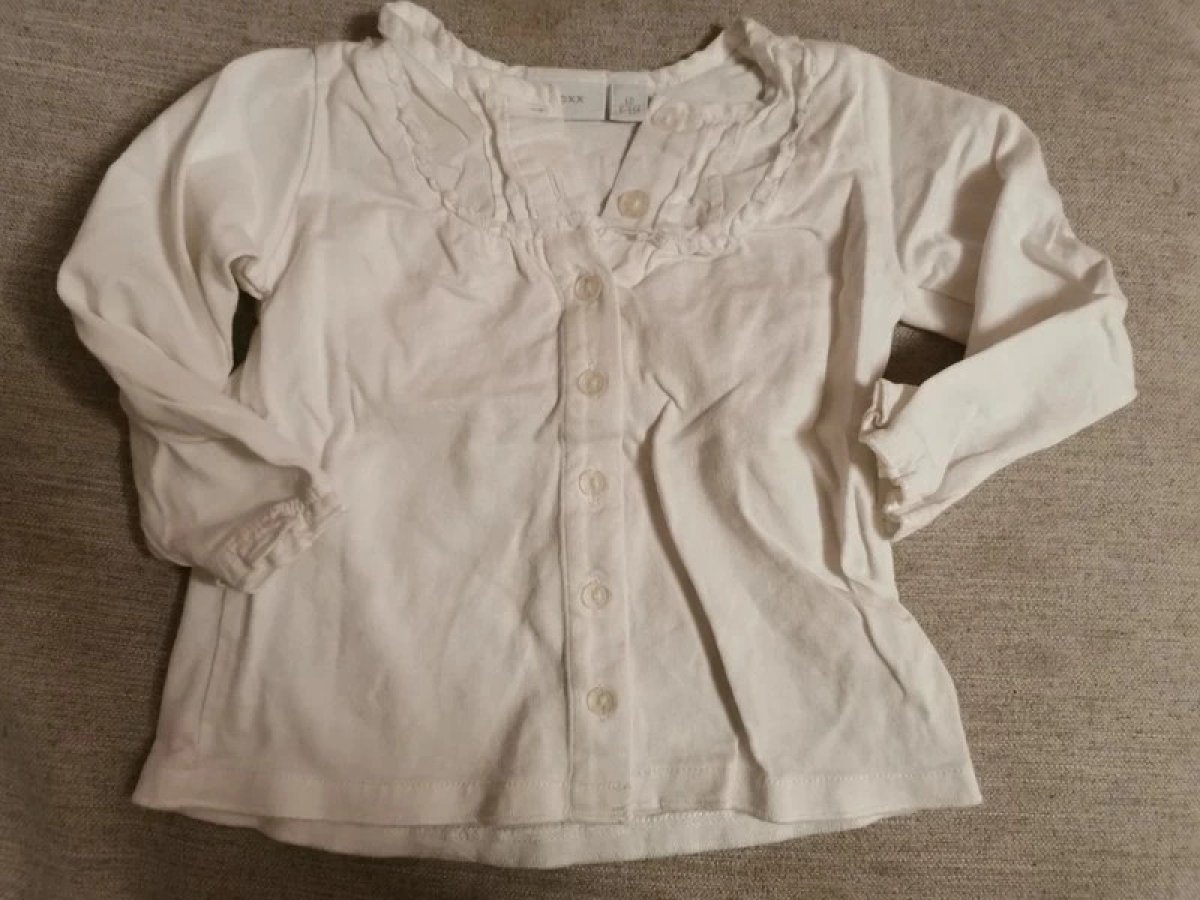 Illustration de Chemise 68cm 