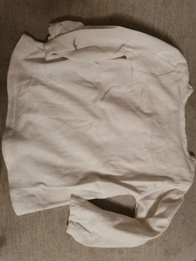 Illustration de Chemise 68cm 