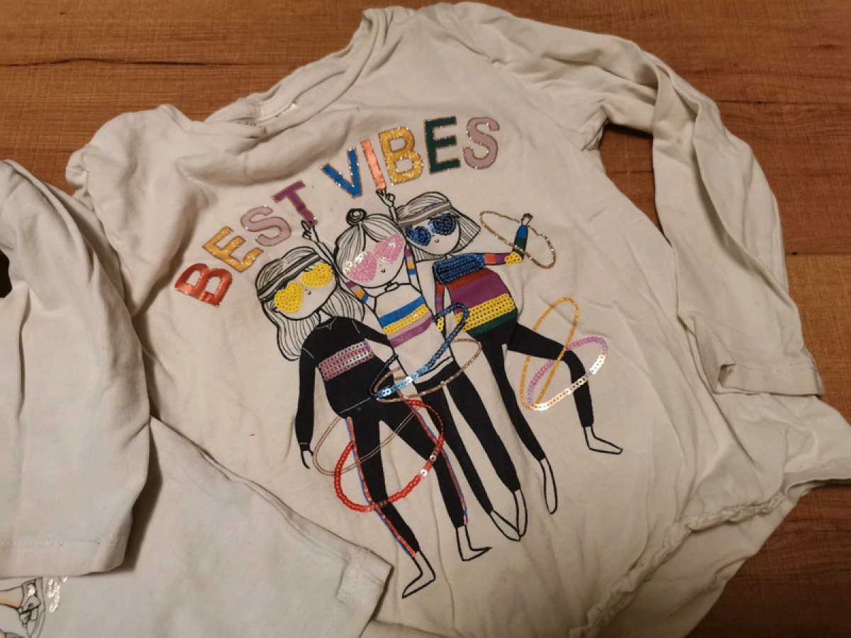 Illustration de T-shirt manches longues 110cm
