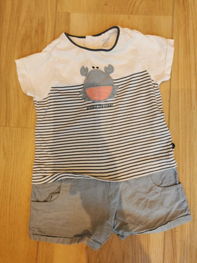 Illustration de Combinaison 68 cm