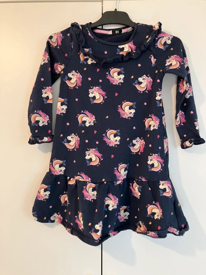 Illustration de Robe licorne