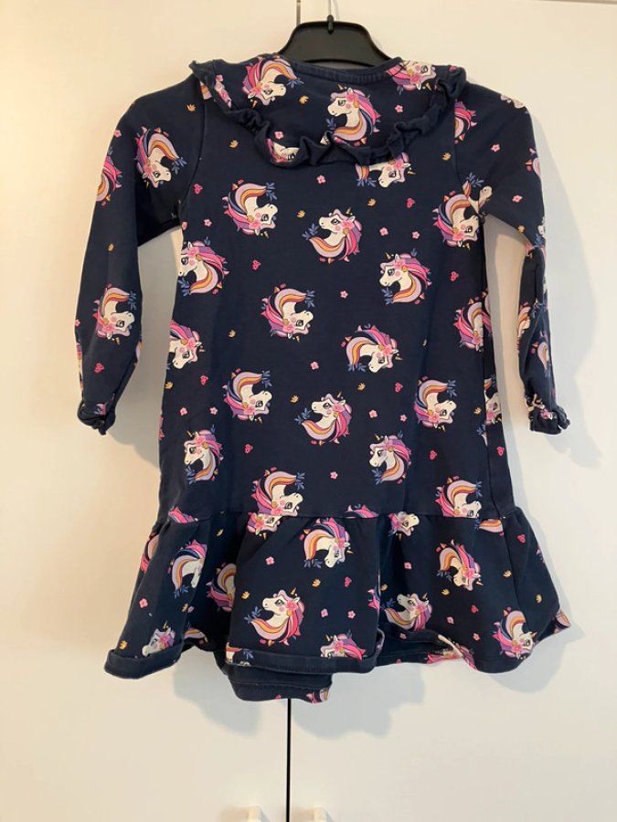Illustration de Robe licorne