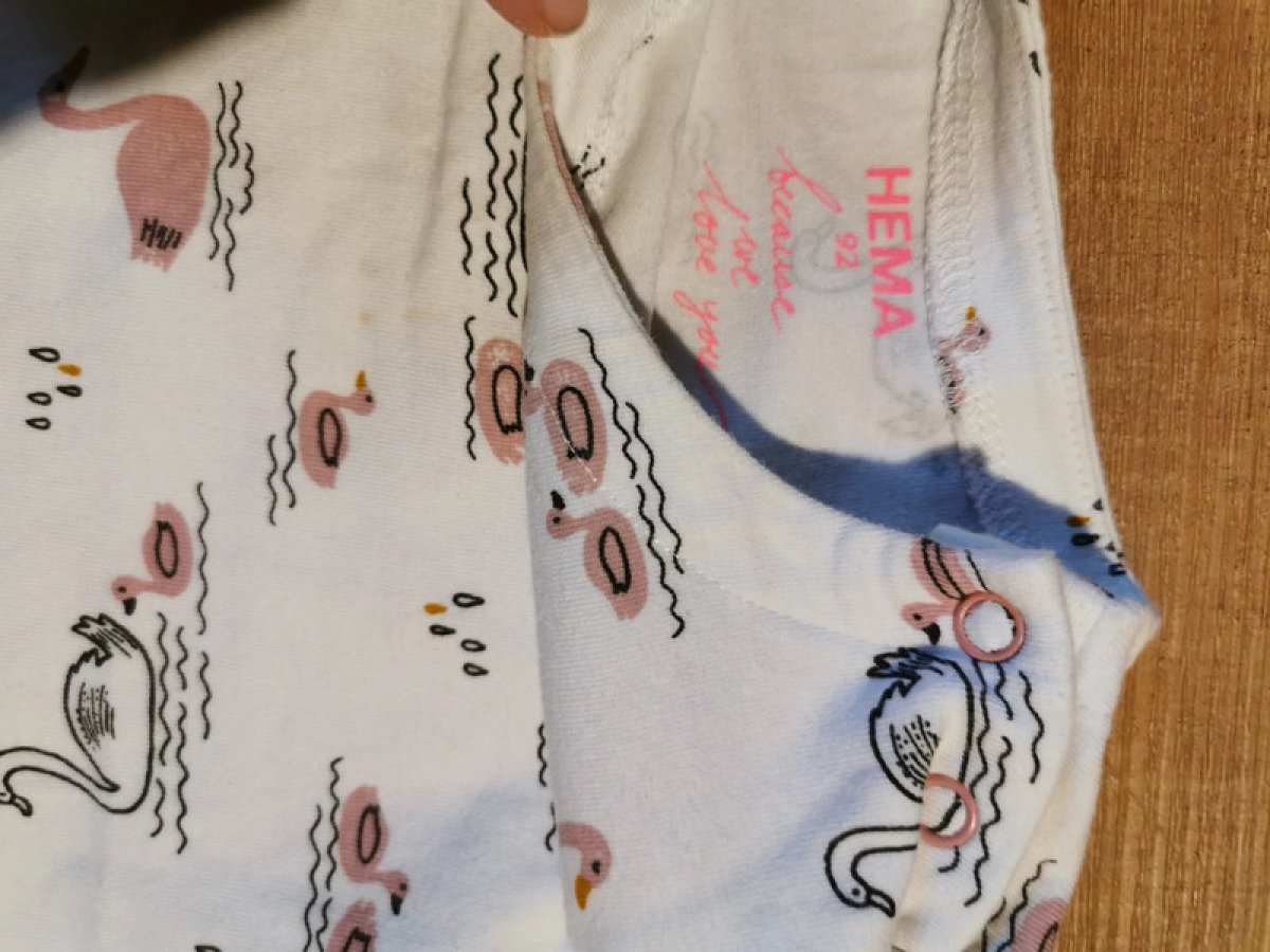 Illustration de T-shirt robe Hema