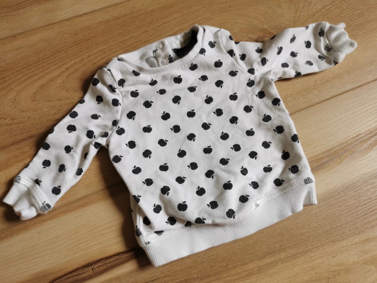 Illustration de Sweatshirt 62 cm pomme