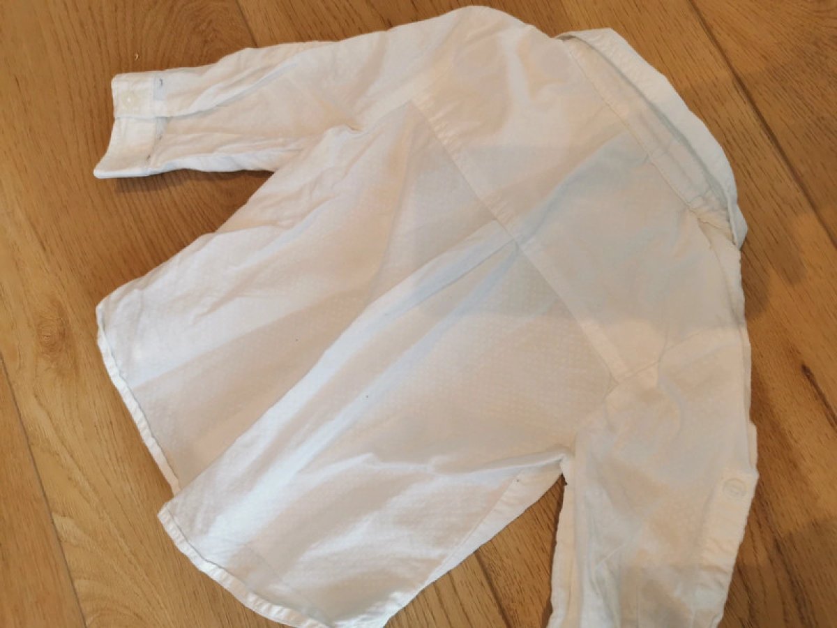Illustration de Chemise 71 cm