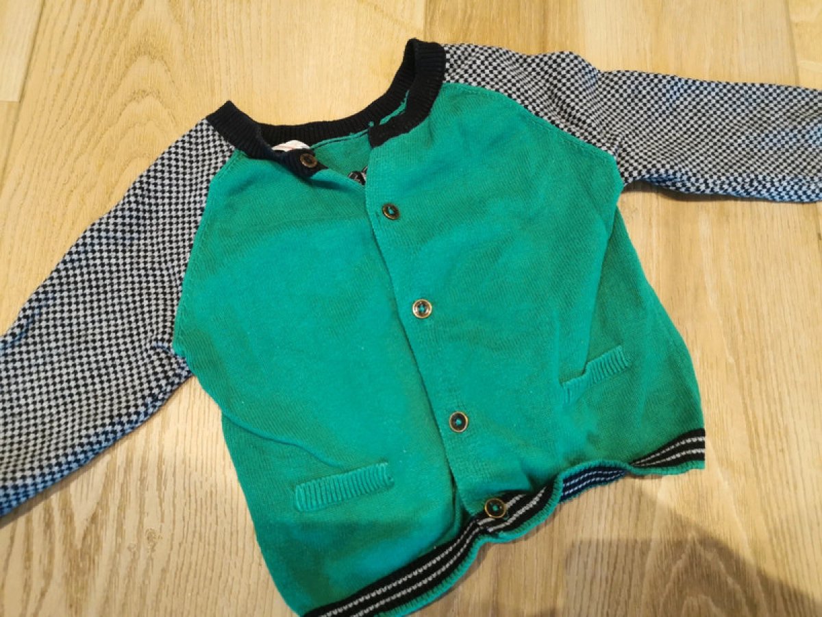 Illustration de Gilet 74cm