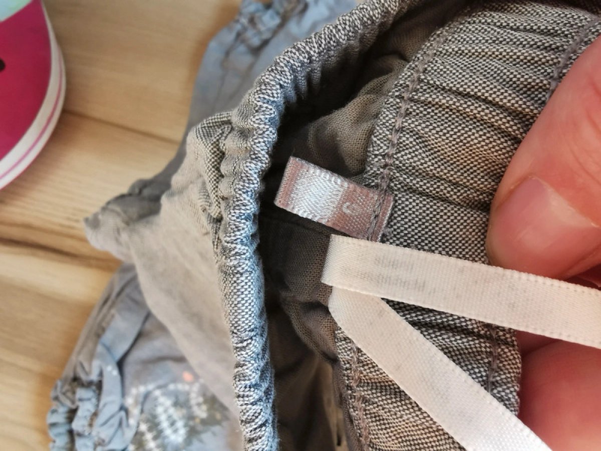 Illustration de Pantalon 71cm