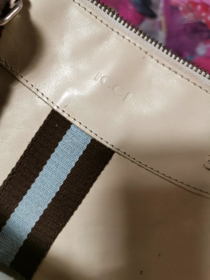 Illustration de Sac à main en cuir 