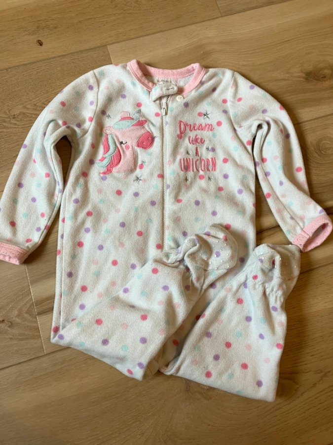 Illustration de Pyjama licorne