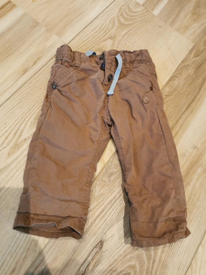 Illustration de Pantalon chaud 6 mois