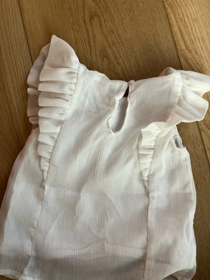 Illustration de Blouse 92 cm