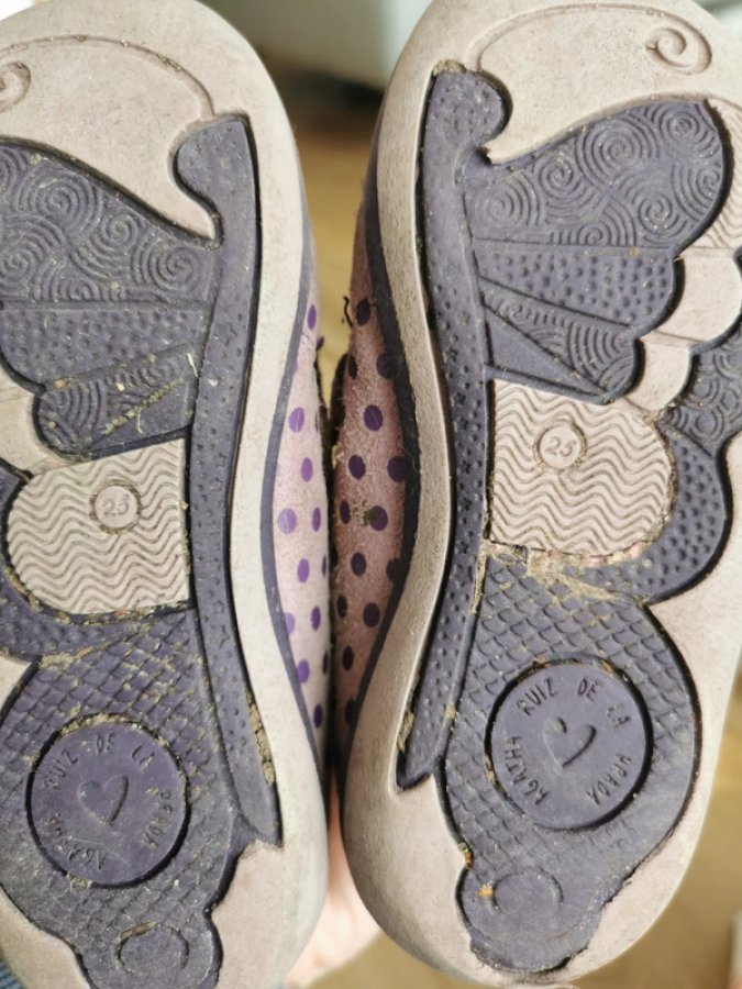 Illustration de Chaussures bottines 