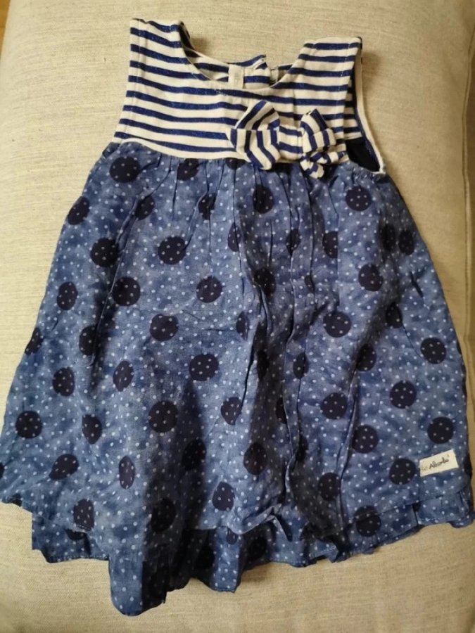 Illustration de Robe 18 mois