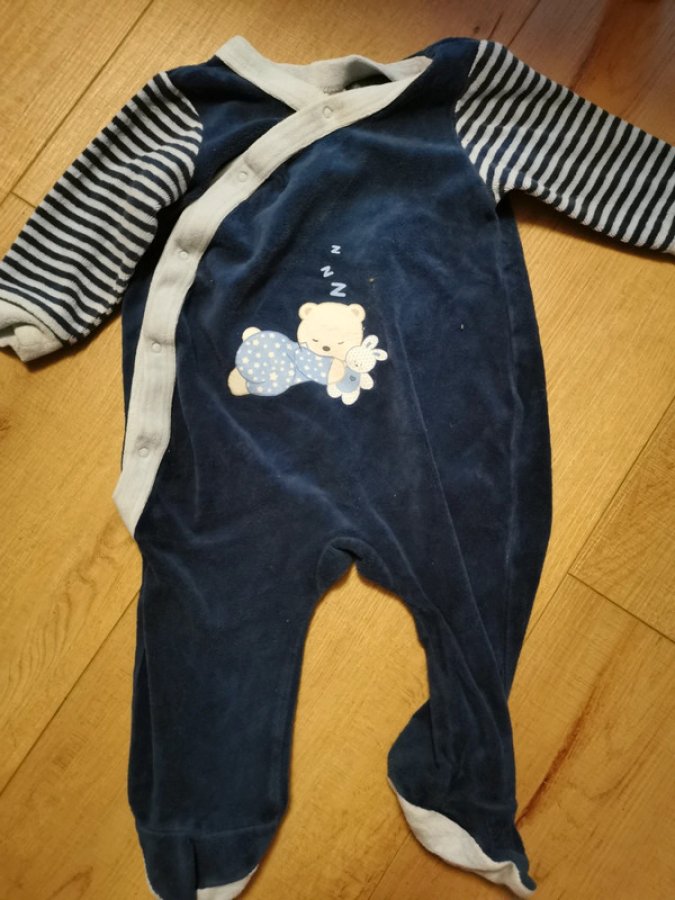 Illustration de Pyjama 74 cm