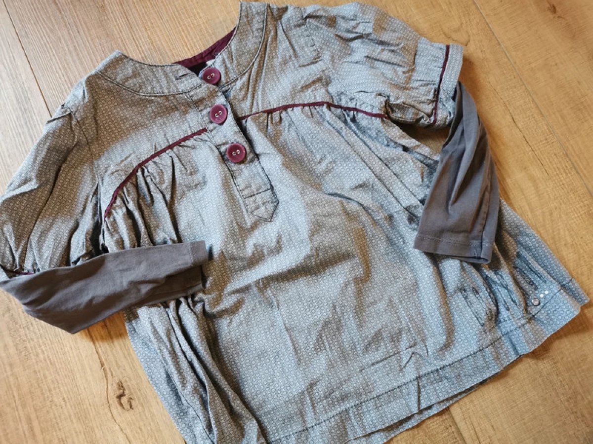 Illustration de Blouse 5 ans 