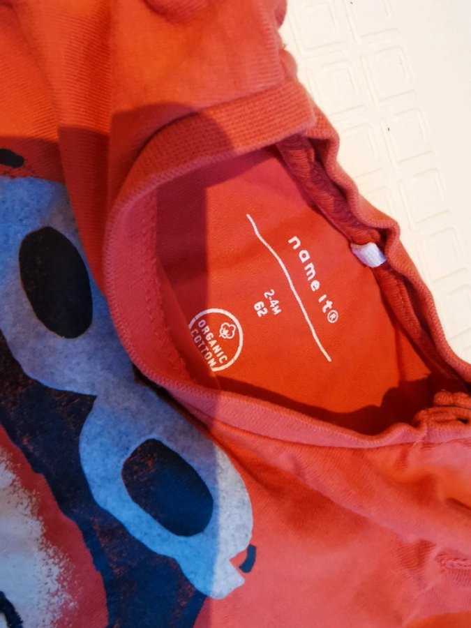 Illustration de T-shirt 62 cm
