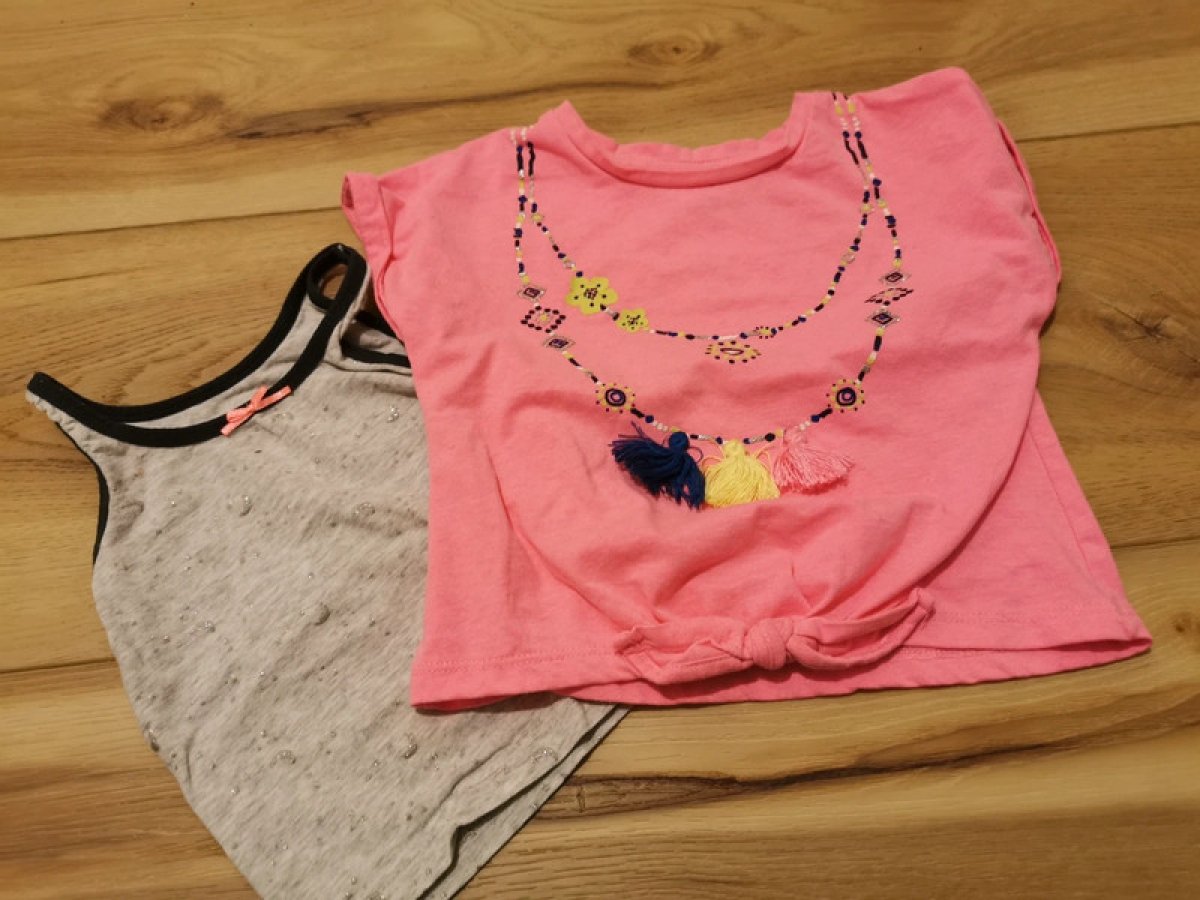Illustration de T-shirt 98cm et chemisette