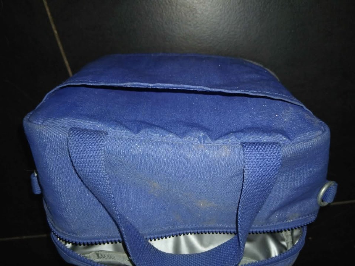 Illustration de Sac isotherme pour malette à roulette 