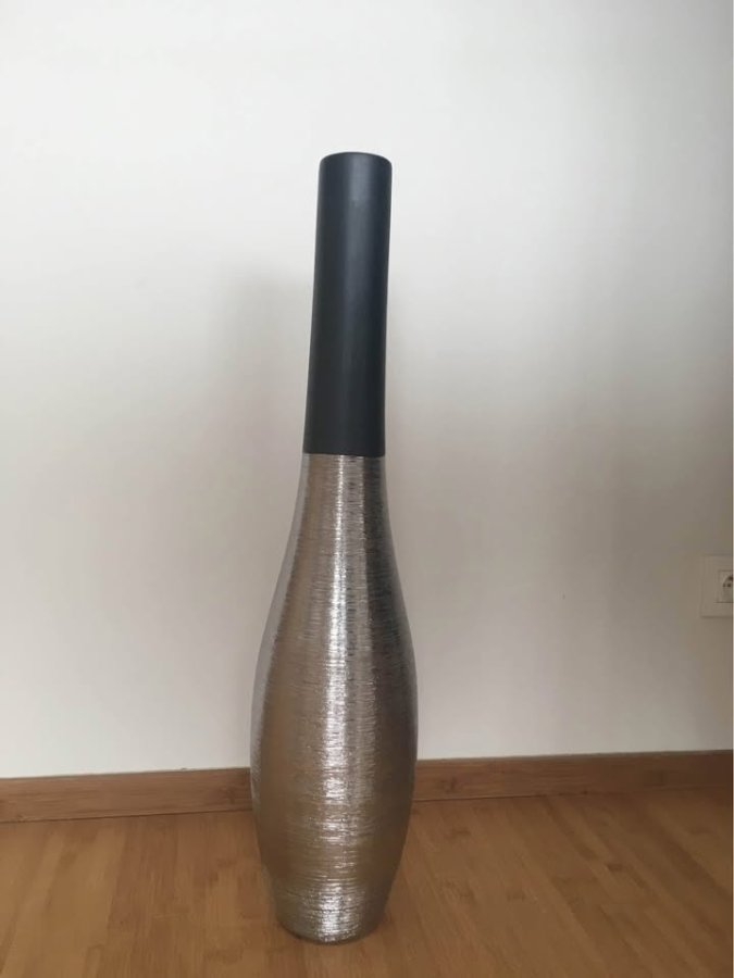 Illustration de Vase argile Maisons du Monde 